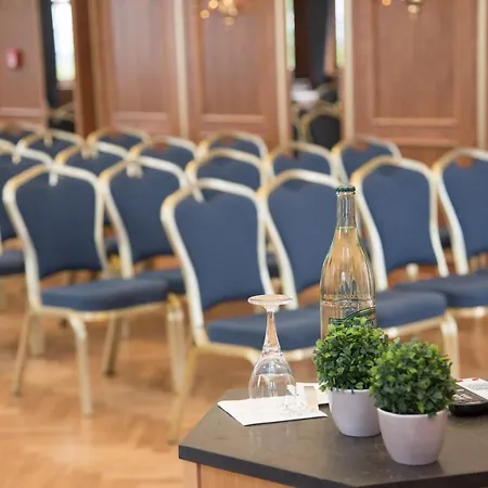 Landhotel Zum Hessenpark 4*