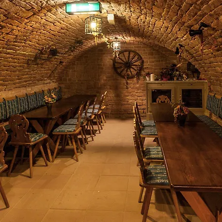 Отель Zum Hessenpark 4*