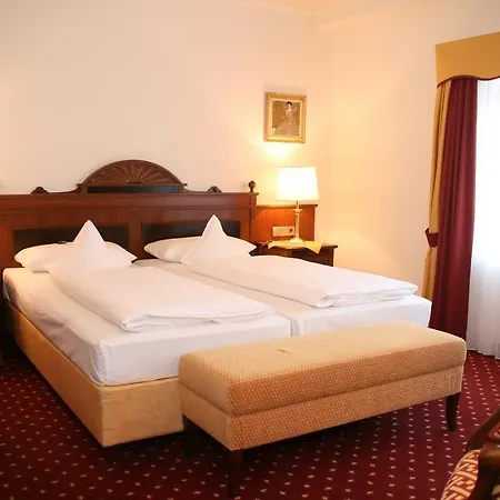 Zum Hessenpark 4*