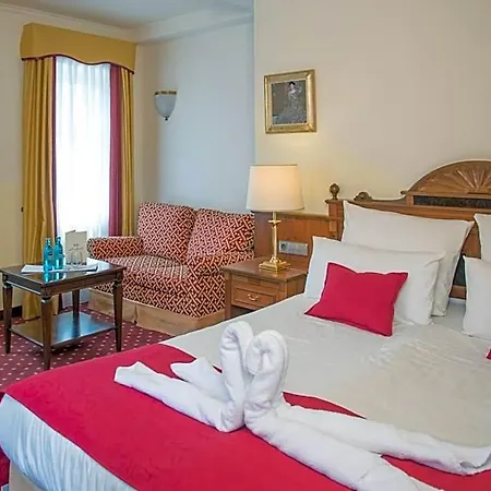 Zum Hessenpark 4* Neu-Anspach