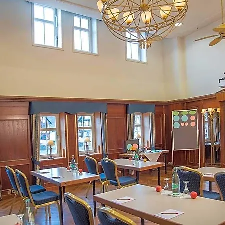 Zum Hessenpark Hotel 4*